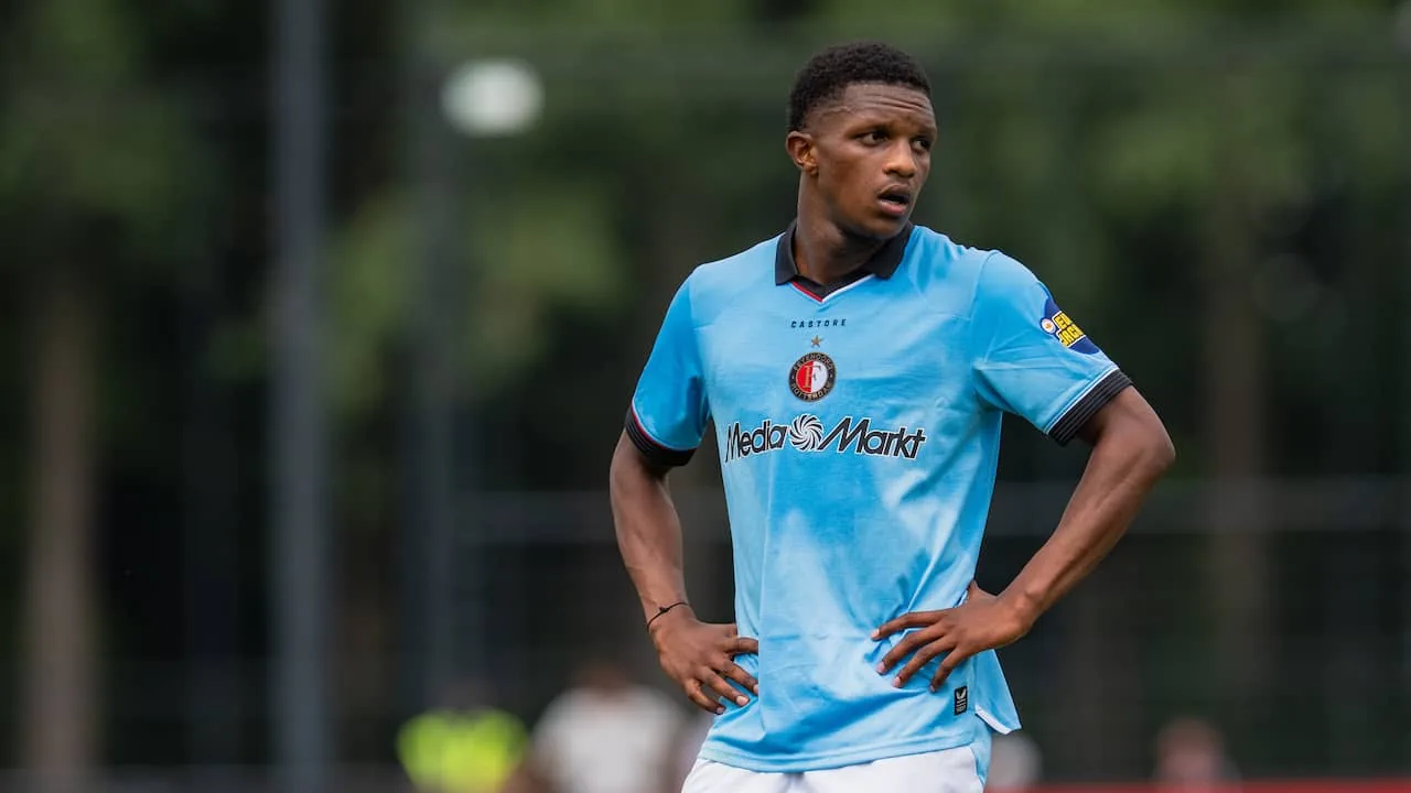 Ajax nadert akkoord met spits Arokodare, Feyenoorder Sauer op weg naar Stuttgart