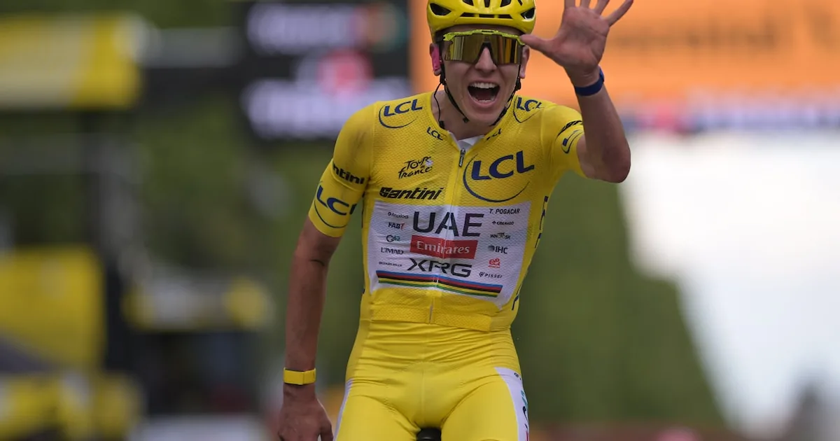 Parijs: Van der Poel wint slotrit Tour de France na indrukwekkende solo op Champs-Élysées
