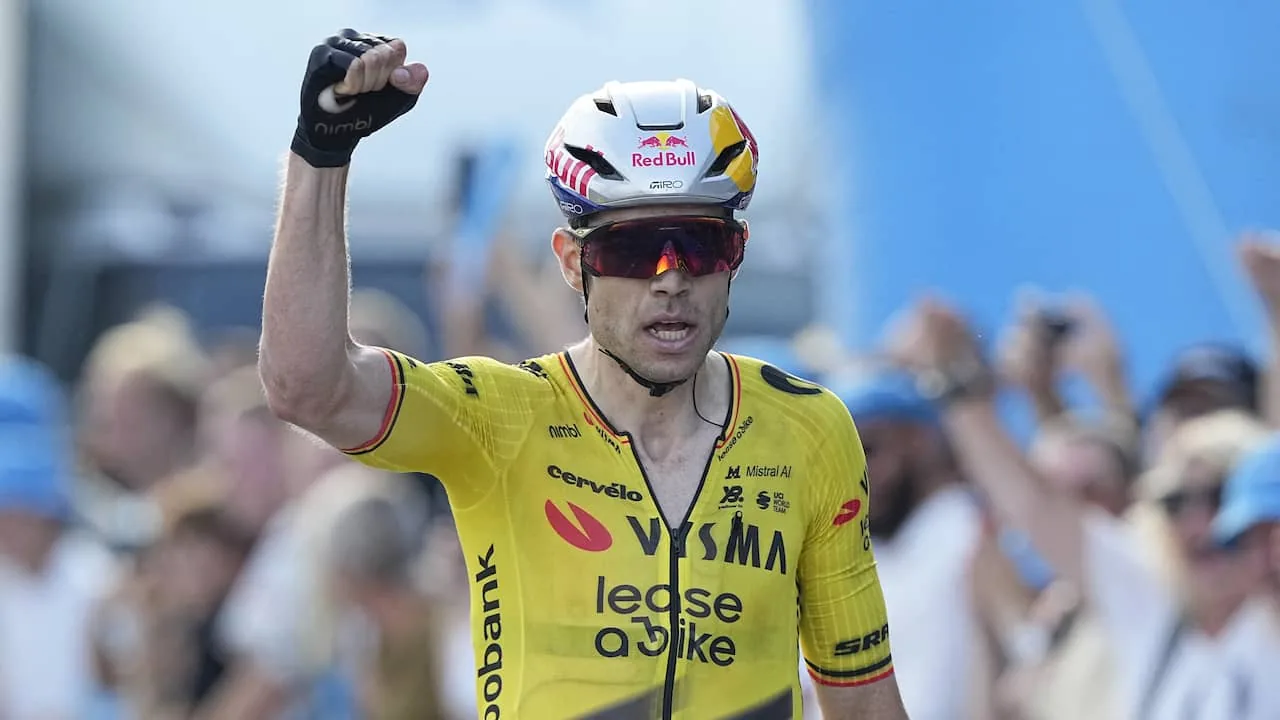 Aalborg: Wout van Aert wint openingsrit Ronde van Denemarken bij rentree