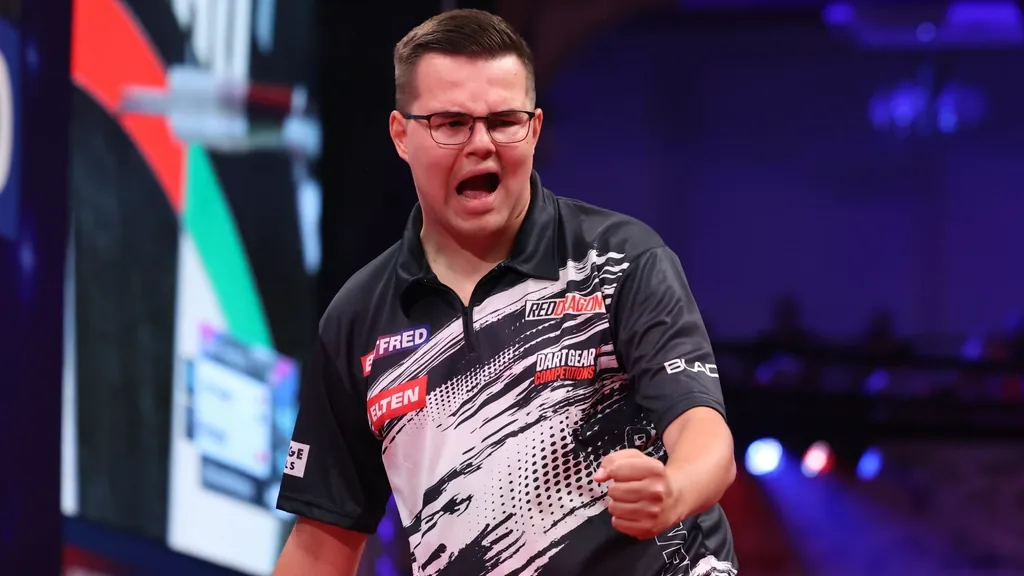 Blackpool: Gian van Veen bereikt halve finale World Matchplay na winst op James Wade
