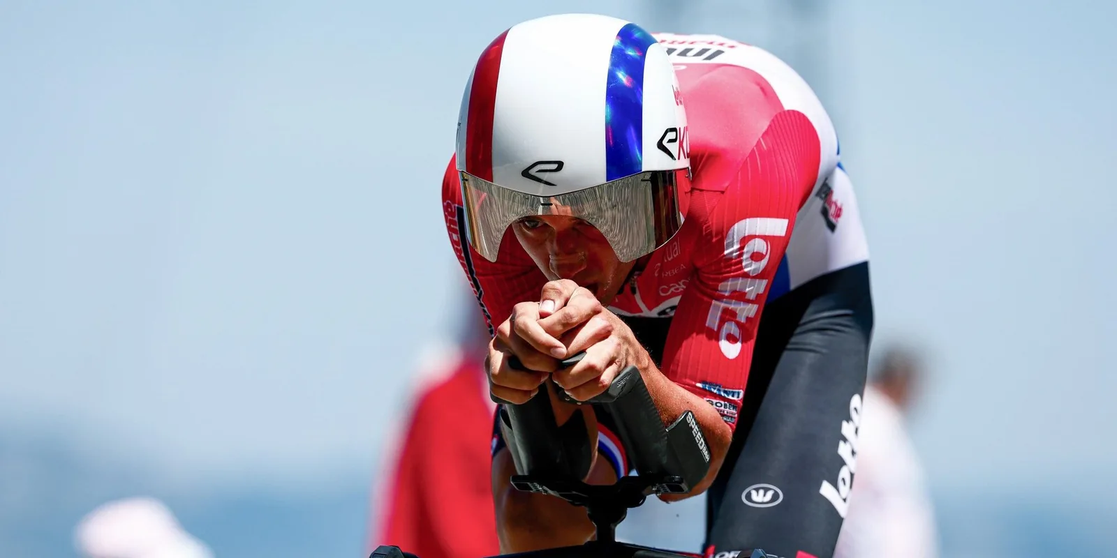 Wintelre: Wielrenner Artz gehinderd tijdens tijdrit Tour de France