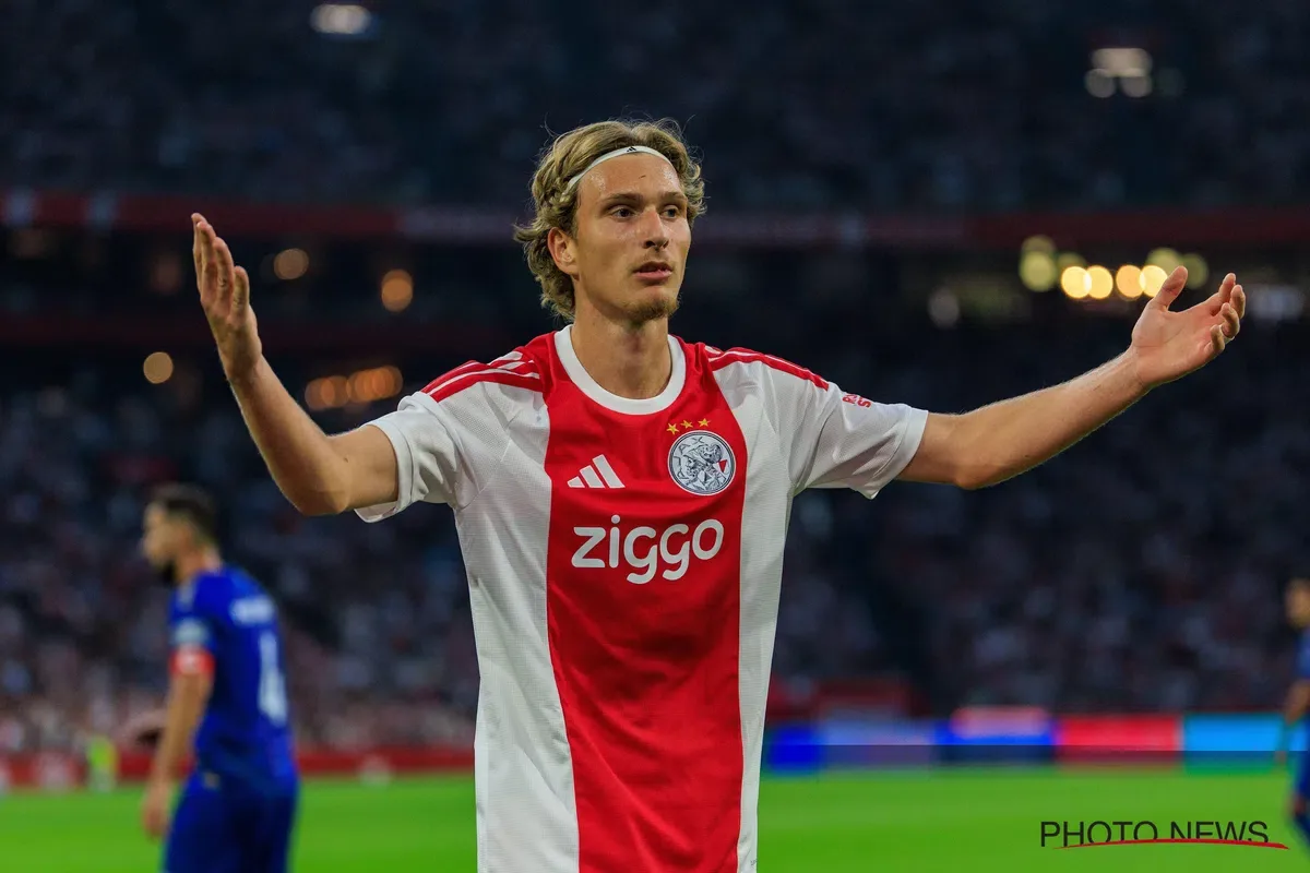 Ajax en PSG naderen akkoord over transfer Mika Godts