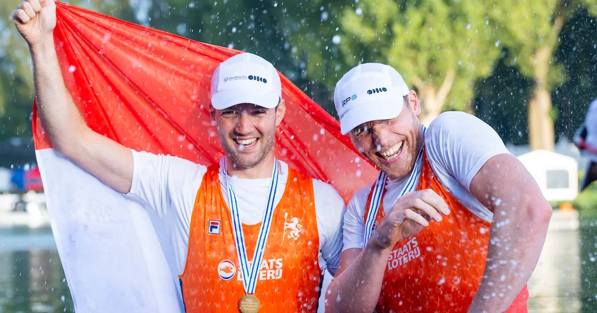 Nederlandse roeisters dubbelvier prolongeren wereldtitel op de Bosbaan