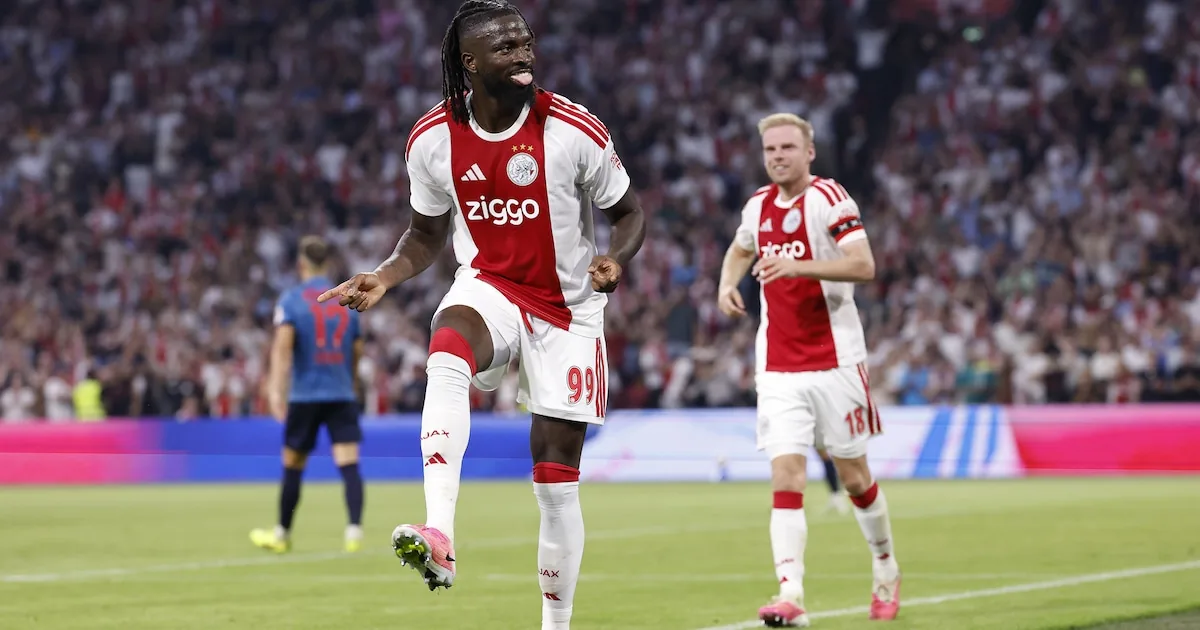 Amsterdam: Arokodare grijpt kans als spits bij Ajax na overwinning in Conference League