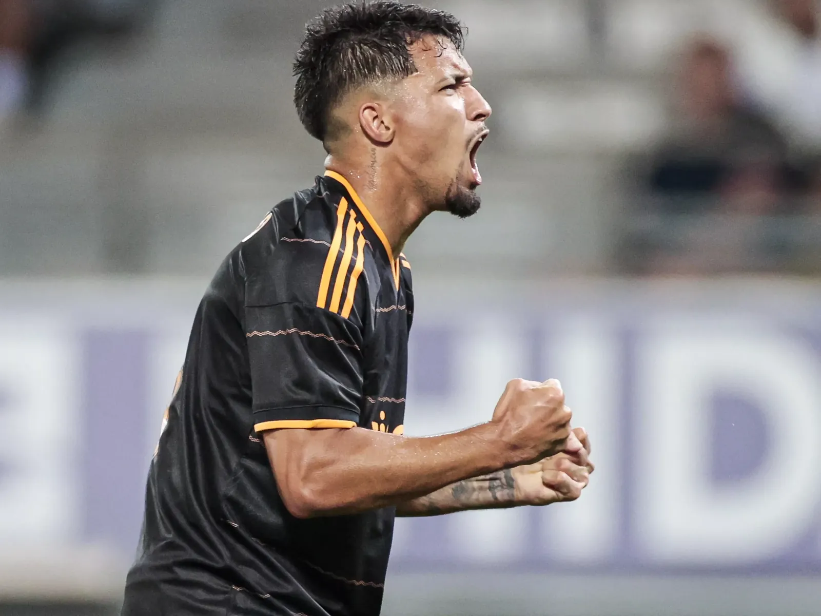 Marcos Leonardo viert de 1-2