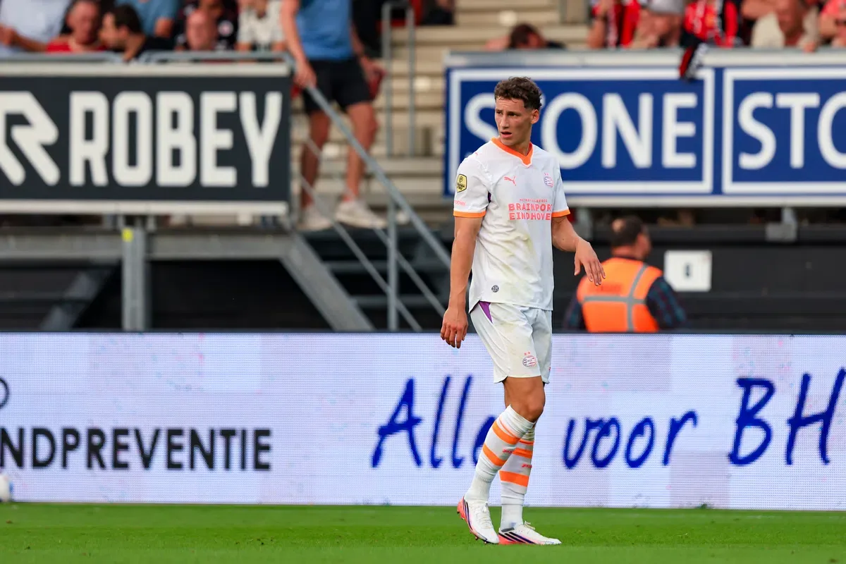 Van Bommel onthult opvallende keuze van vader Mark tijdens revalidatie