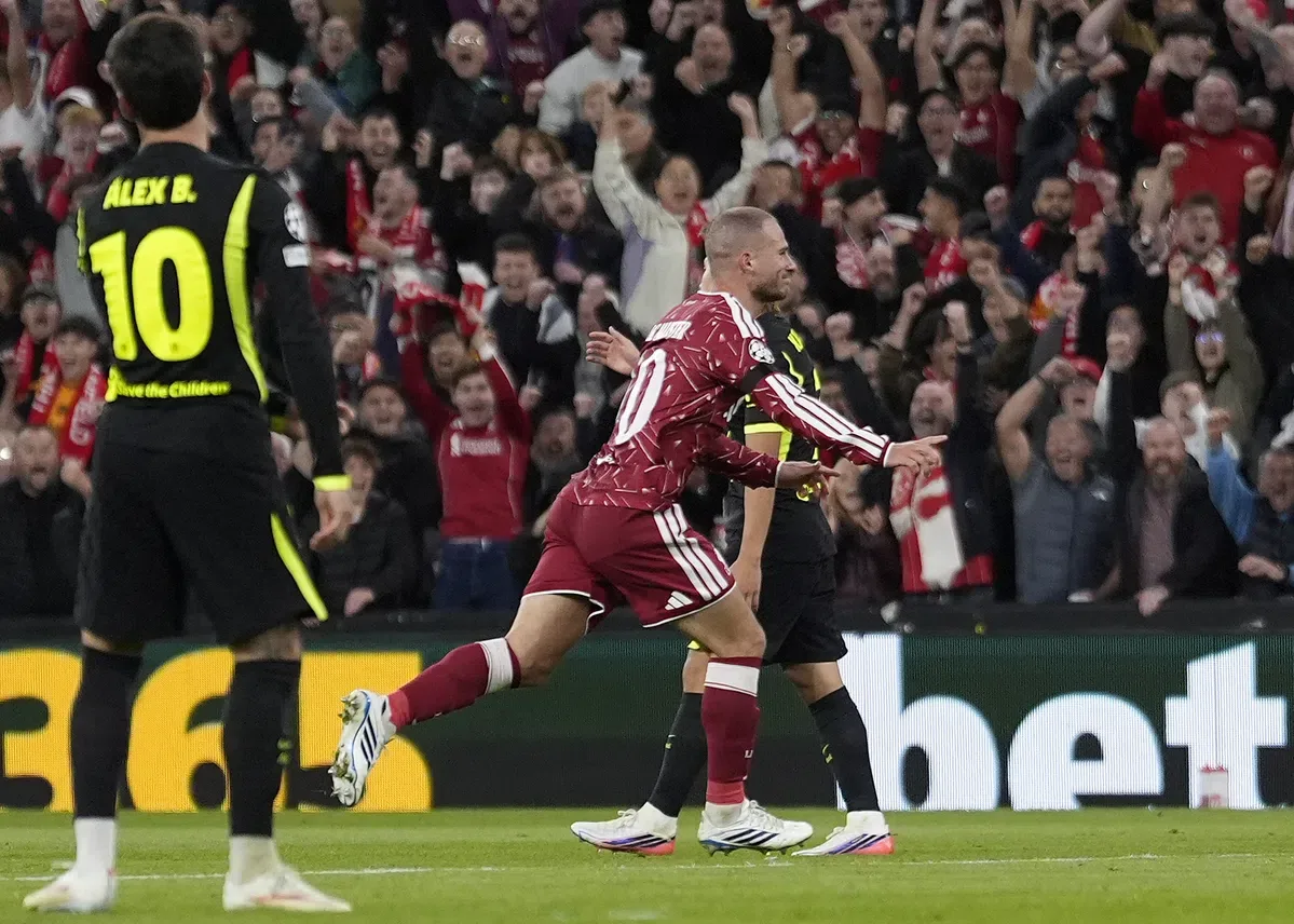 Liverpool wint van Atlético, Arsenal verslaat Napoli, PSG haalt uit tegen Slovan