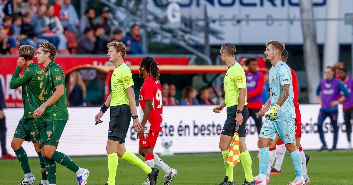 Utrecht deelt eerste lokale stadionverboden uit na gestaakt duel met Go Ahead Eagles
