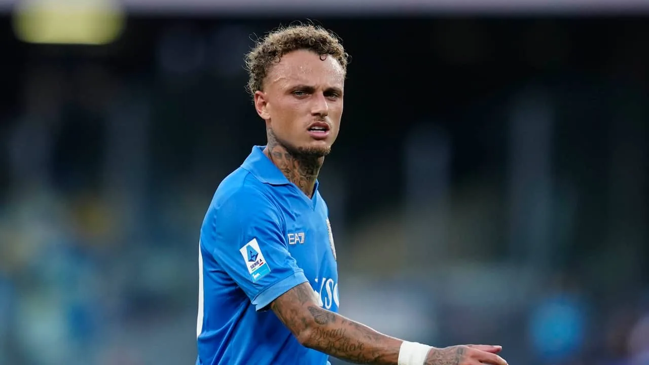 Ødegaard helpt Arsenal aan zege in Napels, hattrick Torres bij ruime winst PSG