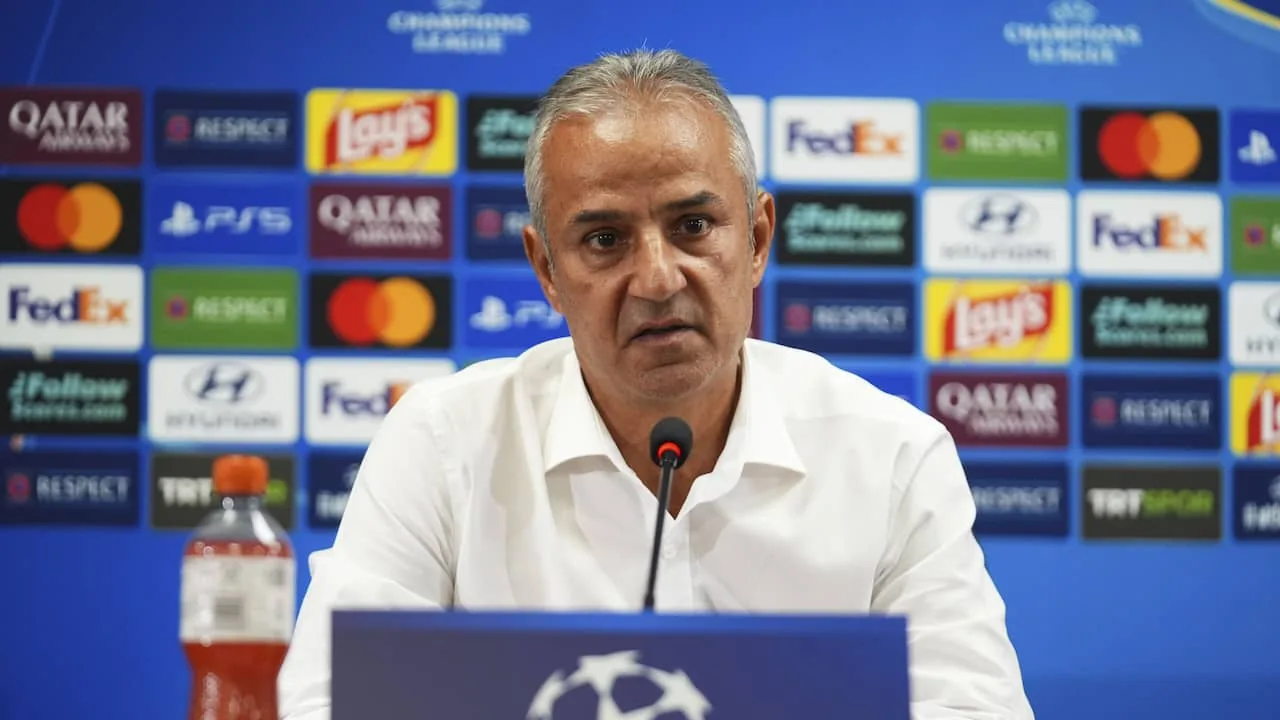 Como viert feest na Champions League-debuut, Fenerbahçe-coach biedt ontslag aan