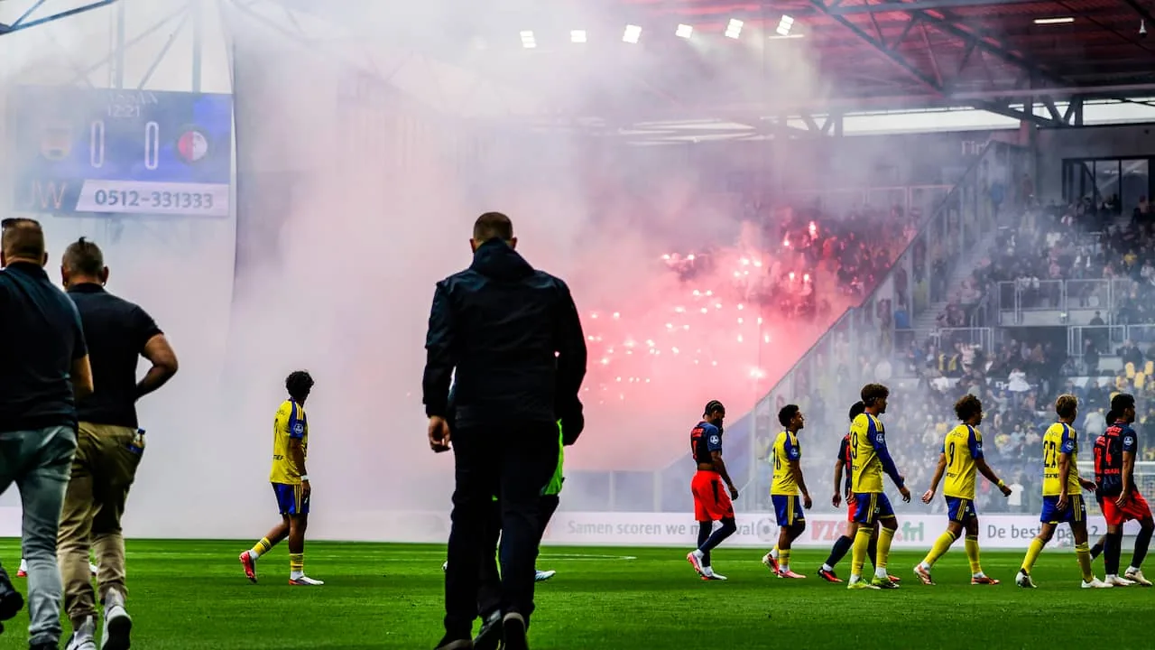 Supporterscollectief kritisch op KNVB-maatregelen tegen vuurwerk